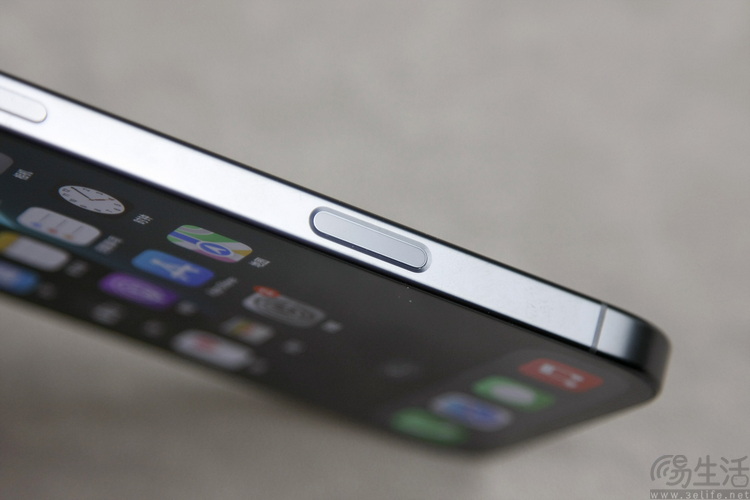 “复活”的手机拍照按钮，新设计真就更好用吗