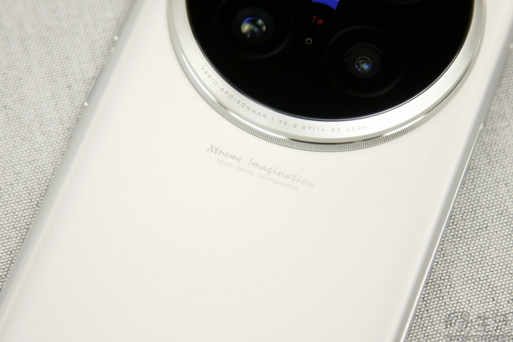 用微单的思路做拍照手机，结果到底有多可怕