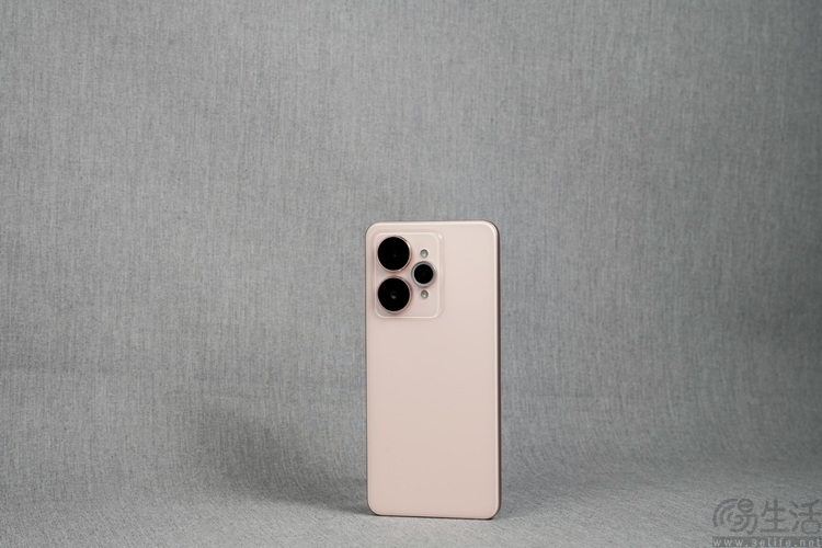 真我15首发评测：年轻人的娱乐平权神器