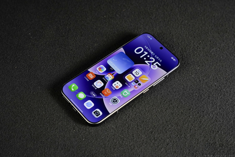 小米17首发评测：外观极致精致，配置均衡无短板